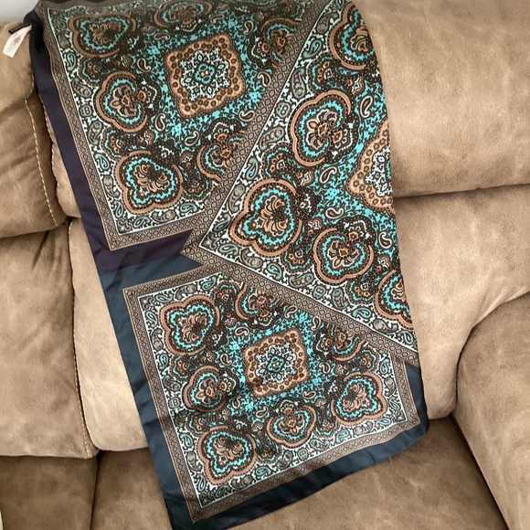 Talbots silk scarf NWOT - Picture 1 of 5